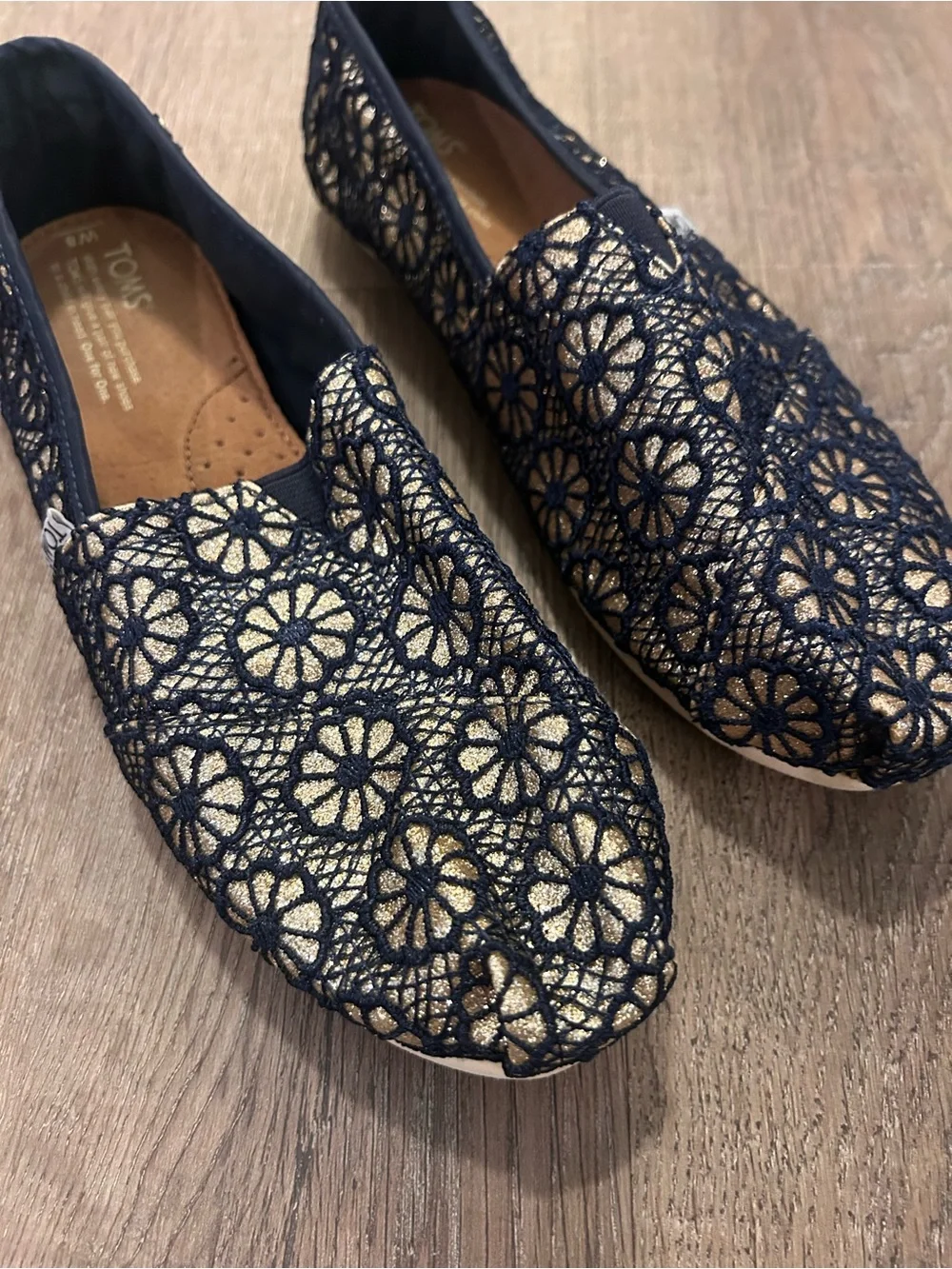 TOMS Alpargata Classic Slip-On Flats Womens Size 8 Navy Floral Glitter